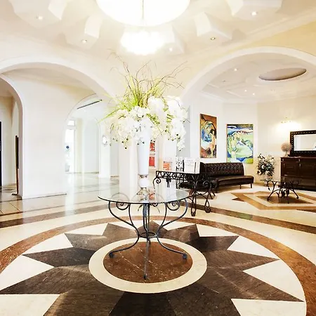 Dome Hotel 4*