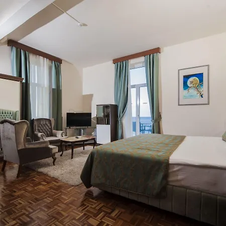 Dome Hotel