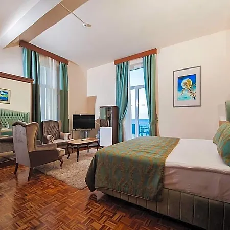 Dome Hotel
